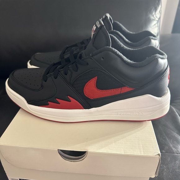 This is a woman’s size 11 Jordan Stadium 90 - Picture 4 of 5